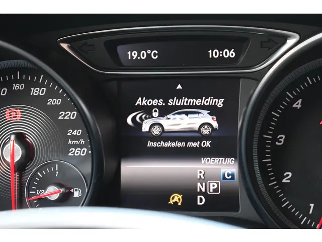 Mercedes-Benz GLA 180 AMG Night 2019 Benzine 27