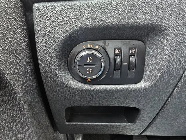 Opel Corsa 1.2-16V Berlin Airco, Cruise, NAP 2013 Benzine 17