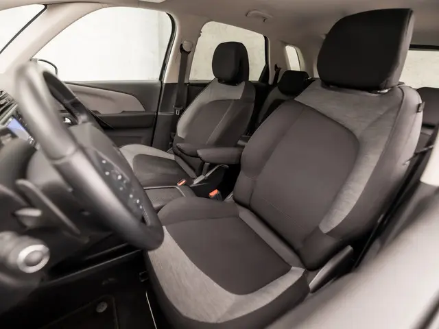 Citroën C4 Spacetourer 1.2 PureTech Sport 2020 Benzine 13