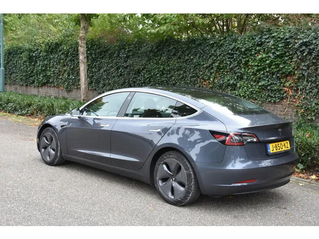 Tesla Model 3 Long Range AWD 75 kWh 2020 Elektrisch 4