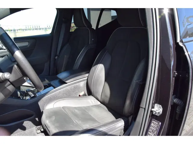 Volvo XC40 Recharge P8 AWD R-Design 2020 Elektrisch 29