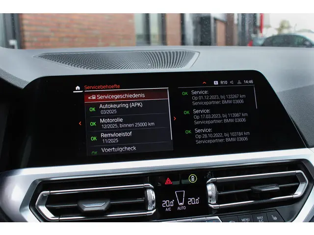 BMW 3 Serie 330i High Executive Edition 2019 Benzine 42