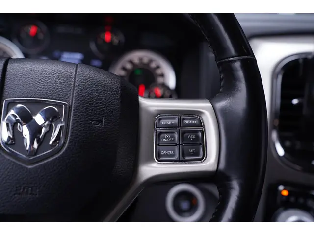 Dodge Ram 1500 5.7 V8 4x4 Crew Cab 5'7 Rebel 2019 Benzine 24