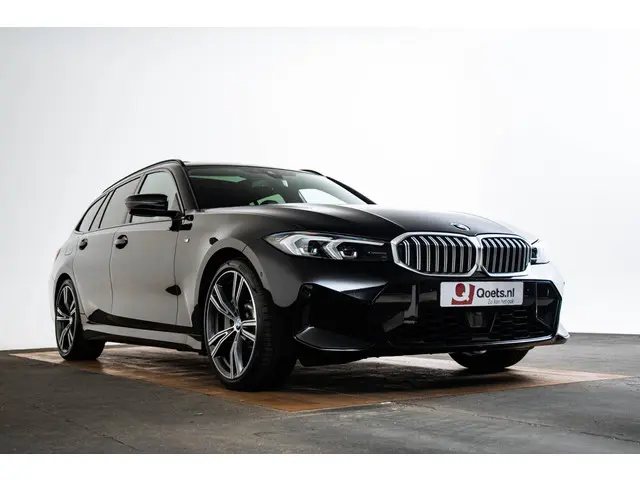 BMW 3 Serie Touring 330i 2023 Benzine 21