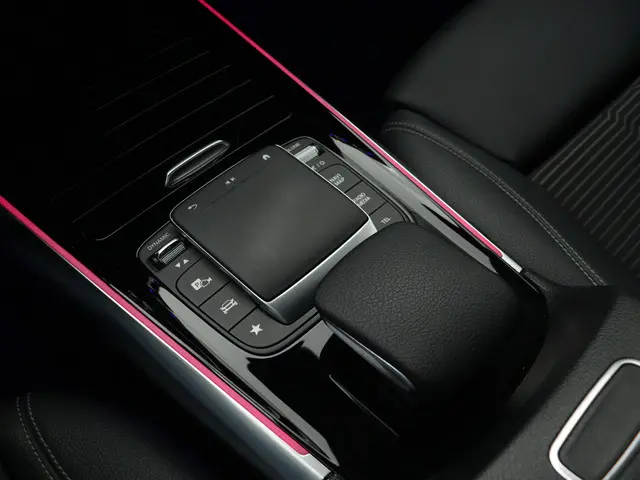 Mercedes-Benz GLA 250 e Progressive 2021 Hybride Benzine 13