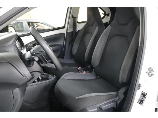 Toyota Aygo X 1.0 VVT-i S-CVT Play 2023 Benzine 5