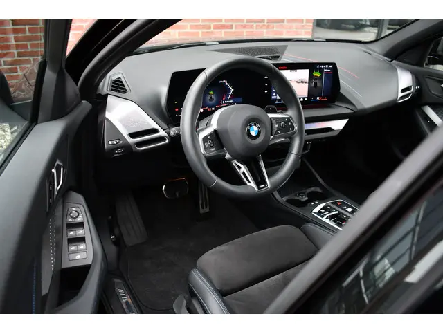 BMW 1 Serie 120 M-Sport 2024 Benzine 46