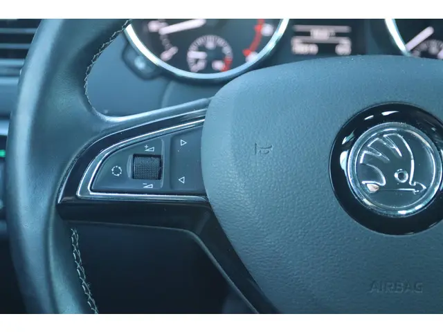 Škoda Yeti OUTDOOR 1.4 TSI AUT. ADVENTURE 2015 Benzine 19