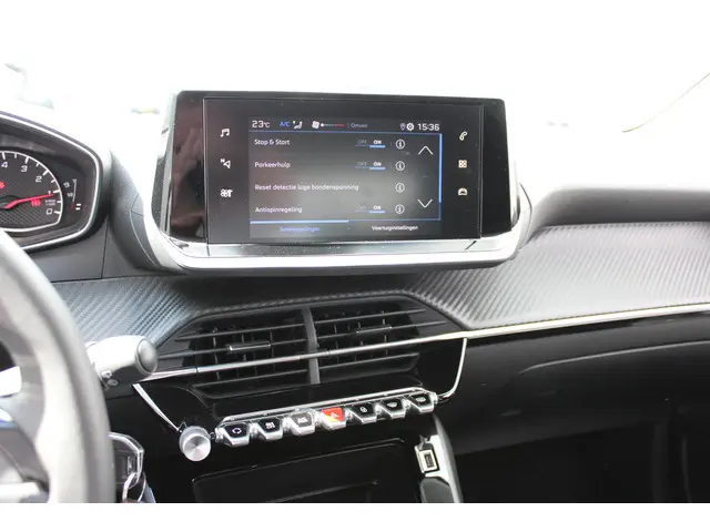 Peugeot 208 1.2 PureTech Active Pack 2023 Benzine 21