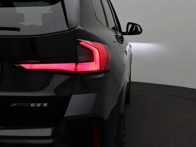 BMW X1 xDrive25e 2025 Hybride Benzine 19