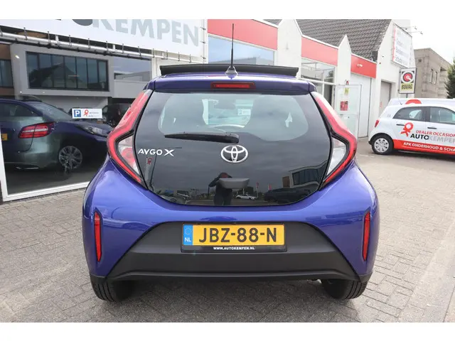 Toyota Aygo X 1.0 VVT-i AIR PLAY AUTOMAAT 2024 Benzine 29