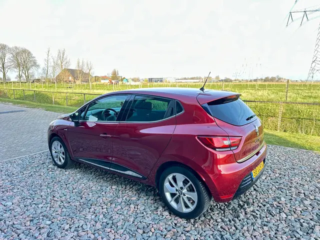 Renault Clio 0.9 TCe Limited 2018 Benzine 8