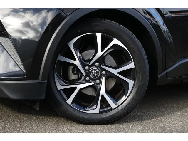 Toyota C-HR 1.8 Hybrid Dynamic 2019 Hybride Benzine 3