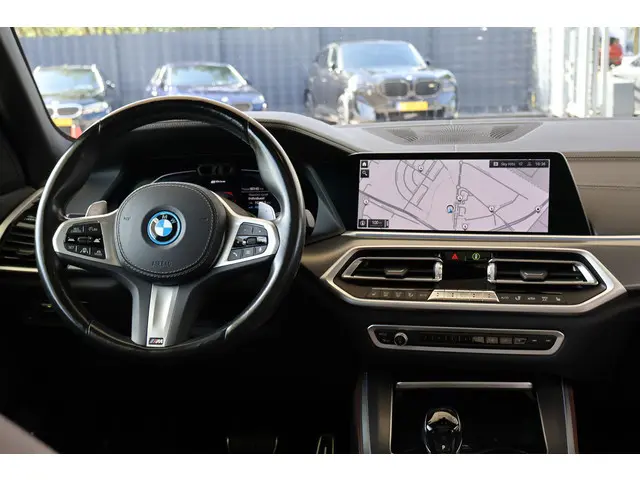BMW X5 xDrive45e High Executive 2022 Hybride Benzine 12