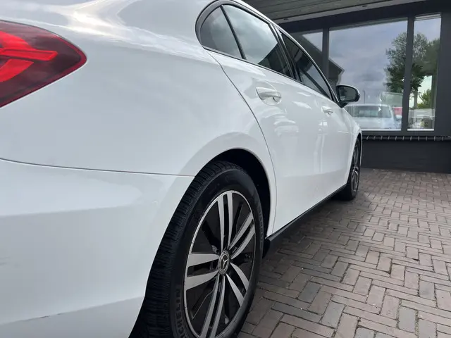 Mercedes-Benz A-Klasse 180 2020 Benzine 14