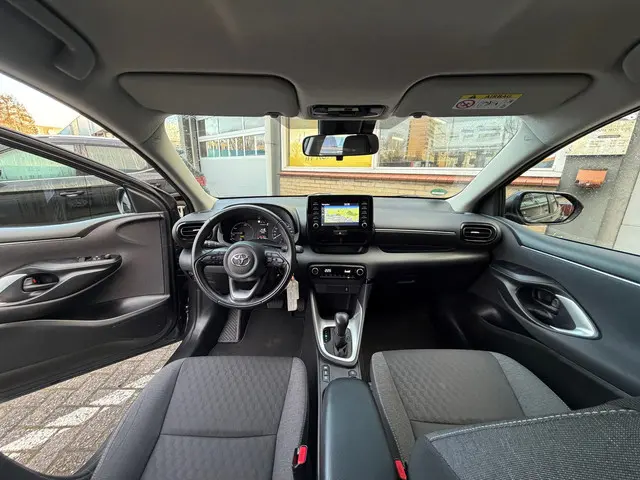 Toyota Yaris 1.5 Hybrid Active 2022 Hybride Benzine 26