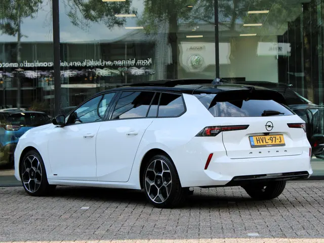 Opel Astra Sports Tourer 1.2 Turbo Ultimate 2023 Benzine 2