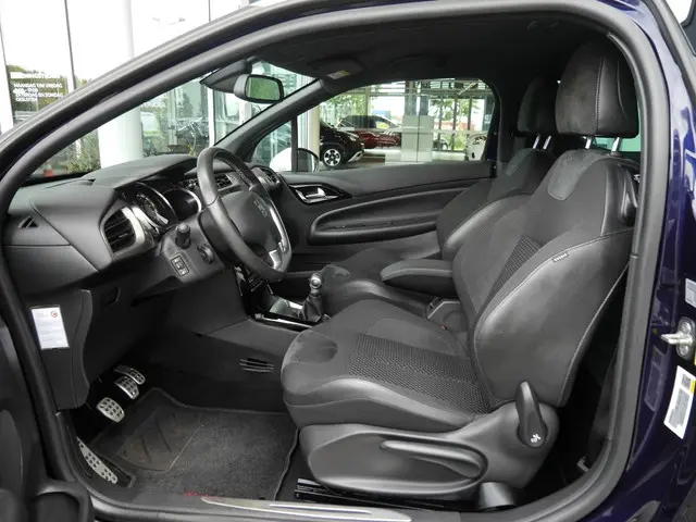 DS DS 3 1.2 PureTech So Chic 2017 Benzine 9