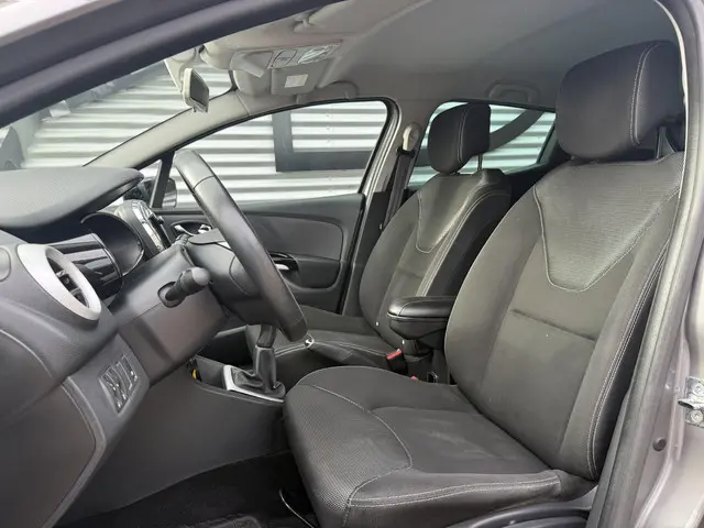 Renault Clio 0.9 TCe Expression 2013 Benzine 8