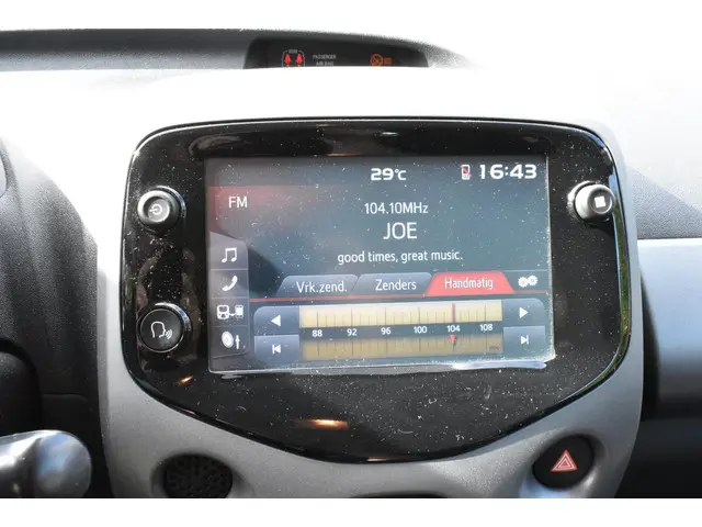 Toyota Aygo 1.0 VVT-i x-play 2020 Benzine 17