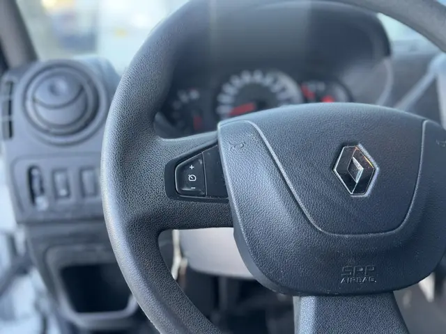 Renault Master T35 2.3 dCi L2H2 2019 Diesel 22
