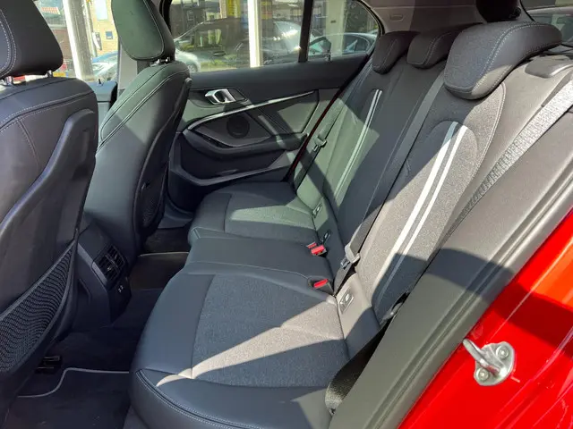 BMW 1 Serie 118i Executive Edition 2020 Benzine 9