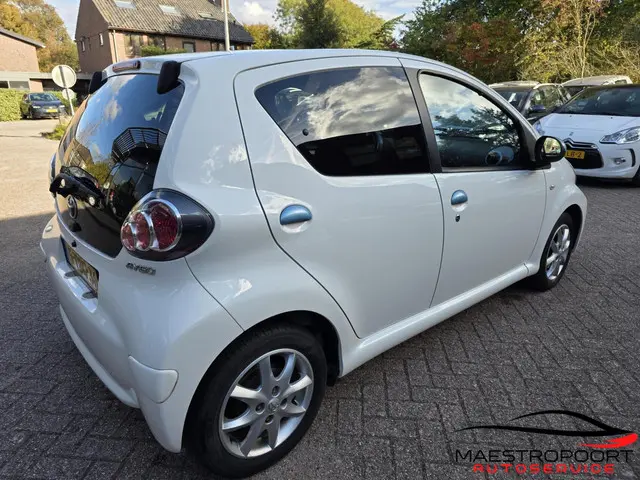 Toyota Aygo 1.0 VVT-i Dynamic Blue 2014 Benzine 5