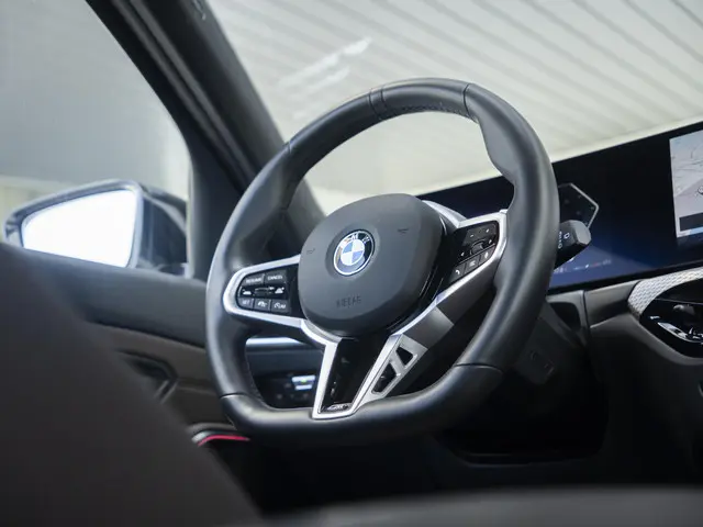 BMW 3 Serie Touring 320i 2025 Benzine 16