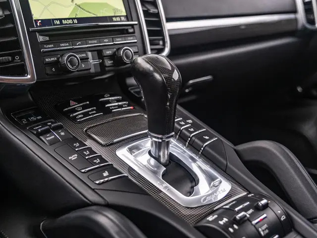 Porsche Cayenne 4.8 Turbo S 2015 Benzine 17