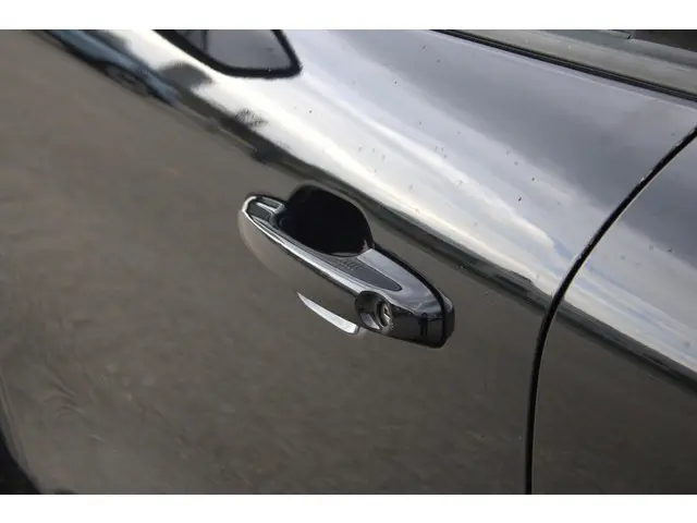 Ford Kuga 2.5 FHEV Titanium 2023 Hybride Benzine 8