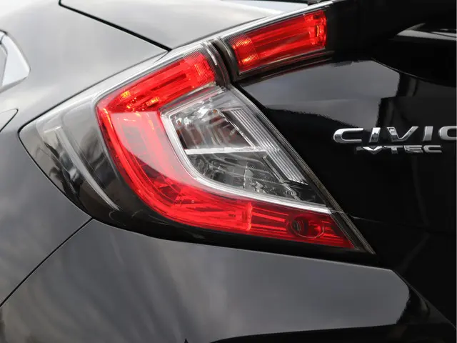 Honda Civic 1.0 i-VTEC Executive 2018 Benzine 16