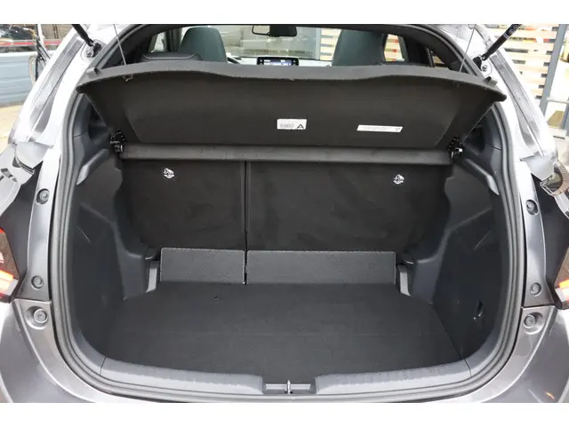 Toyota Yaris 1.5 Hybrid Executive 2021 Hybride Benzine 32