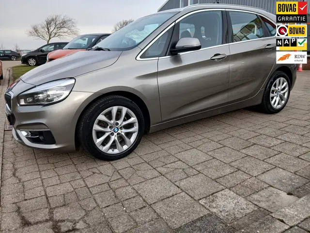 BMW 2 Serie Active Tourer 220i Luxury 2015 Benzine