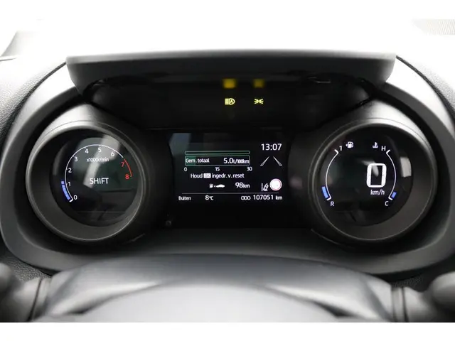 Toyota Yaris 1.5 VVT-i Dynamic 2021 Benzine 6