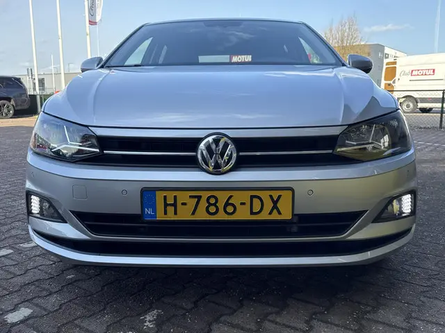 Volkswagen Polo 1.0 TSI Comfortline 2020 Benzine 24