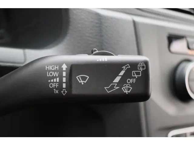 Volkswagen Caddy 2.0 TDI L1H1 BMT Highline 2018 Diesel 36