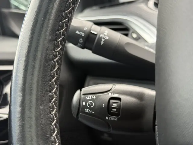 Peugeot 208 1.2 PureTech Allure 2018 Benzine 20