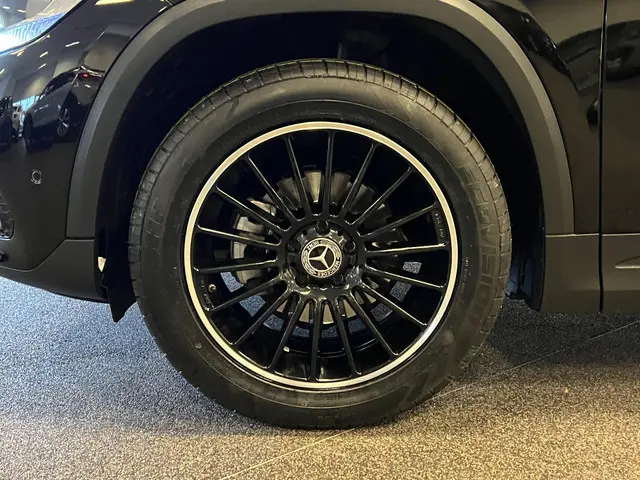 Mercedes-Benz GLA 180 2021 Benzine 9