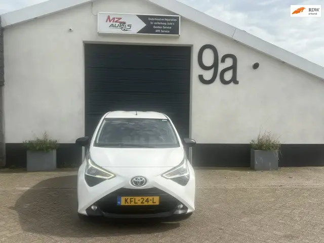 Toyota Aygo 1.0 VVT-i x-play 2021 Benzine