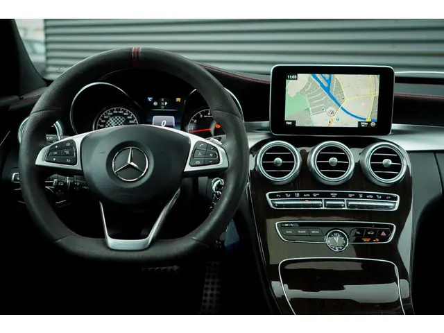 Mercedes-Benz C-Klasse AMG 43 4MATIC 2016 Benzine 39