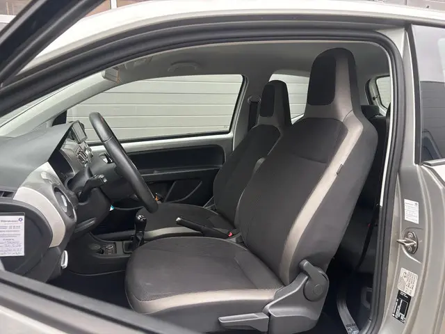 Volkswagen up! 1.0 high up! BlueMotion 2014 Benzine 7
