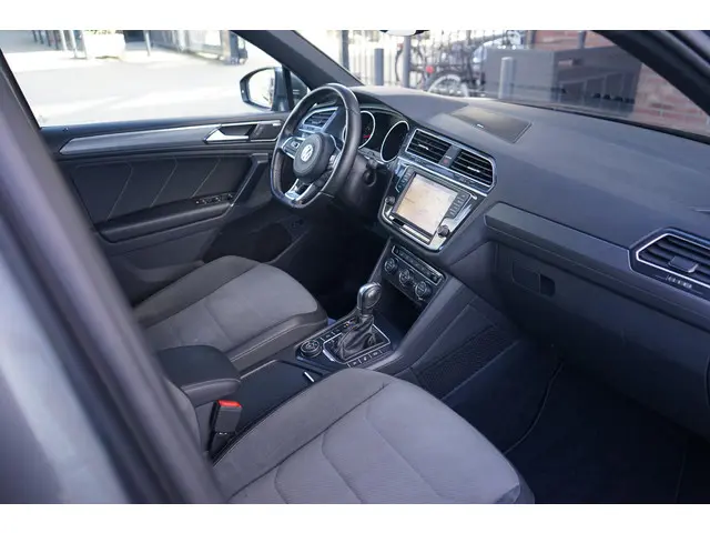 Volkswagen Tiguan 2.0 TSI 4Motion 2017 Benzine 17