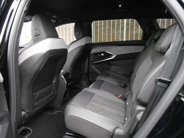 Peugeot e-5008 GT Avantage 73 kWh 2025 Elektrisch 12