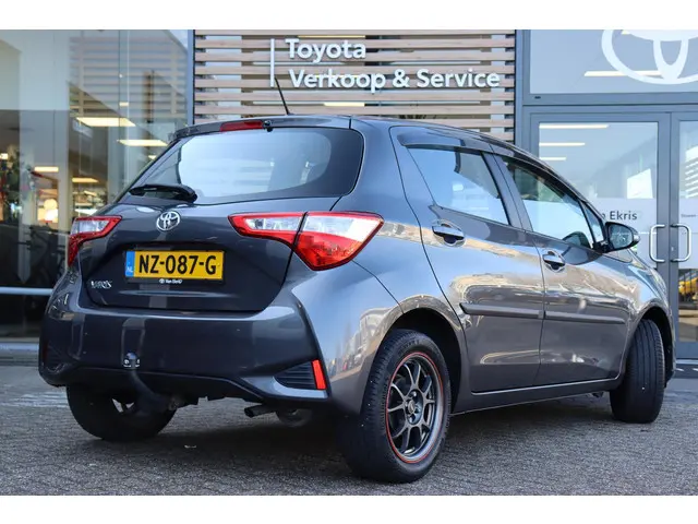 Toyota Yaris 1.0 VVT-i Aspiration, Trekhaak 2017 Benzine 9