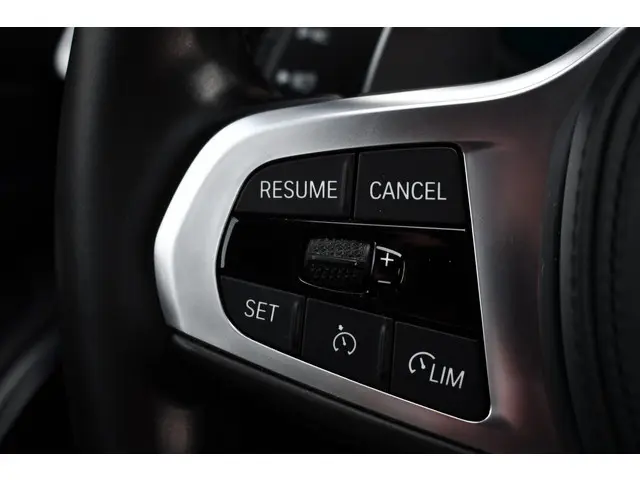 BMW 3 Serie Touring 320i M-Sport 2020 Benzine 39