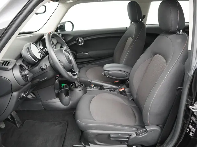 MINI Cooper Salt 2020 Benzine 4