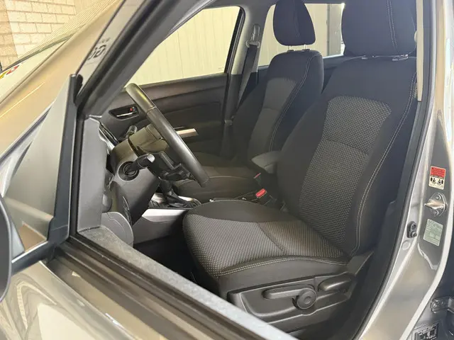 Suzuki Vitara 1.5 Hybrid Select 2023 Hybride Benzine 27