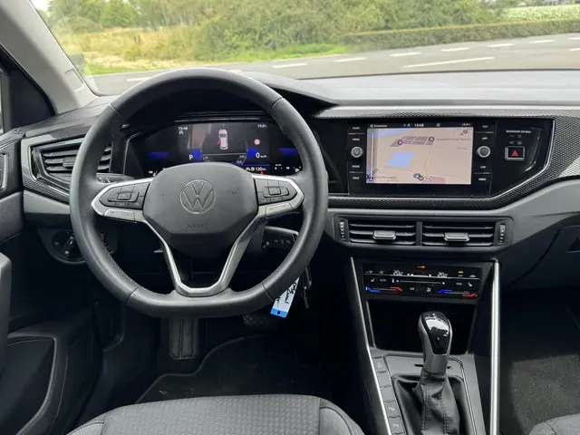 Volkswagen Polo 1.0 TSI Life Business 2023 Benzine 22