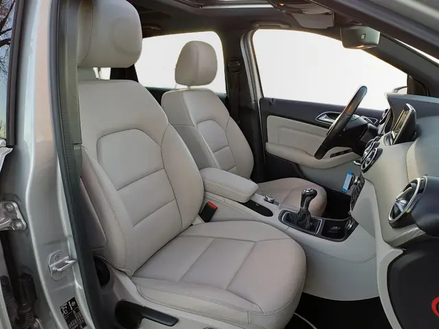 Mercedes-Benz B-Klasse 180 Prestige 2013 Benzine 40