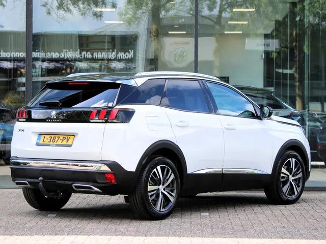 Peugeot 3008 1.2 PureTech Allure 2018 Benzine 6